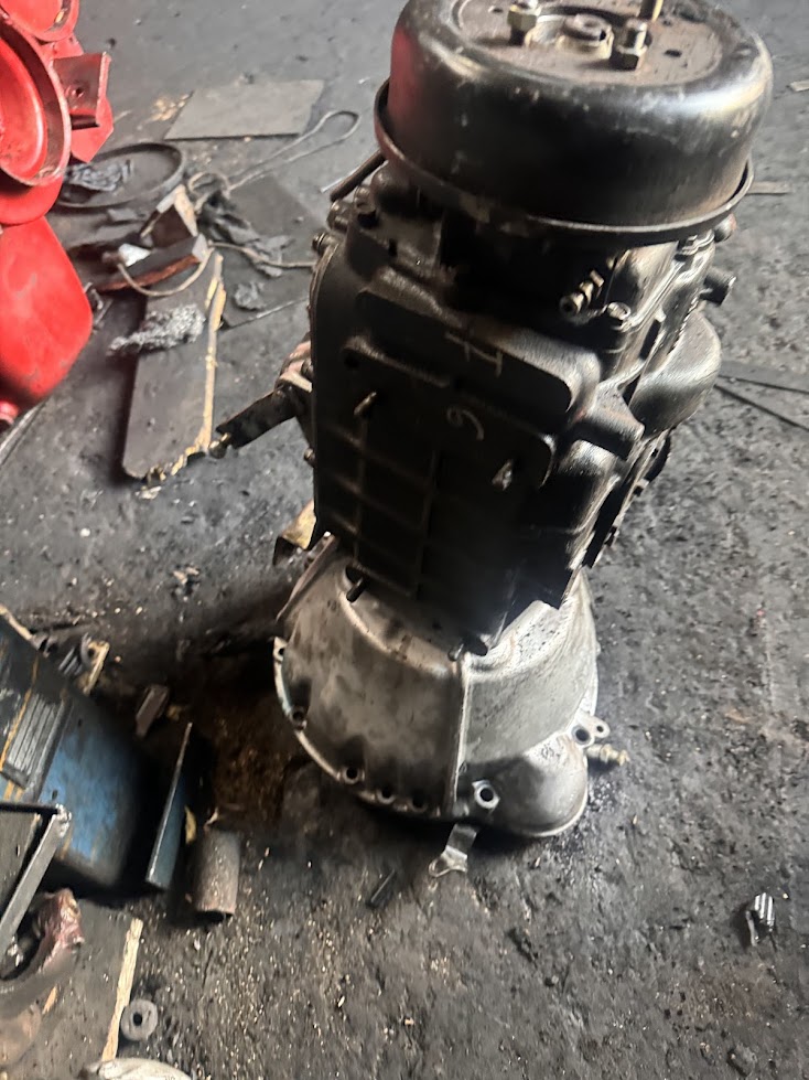 Caja de Cambios Isuzu NKR Original | Repuestos para Camión Isuzu en Colombia - Imagen 7