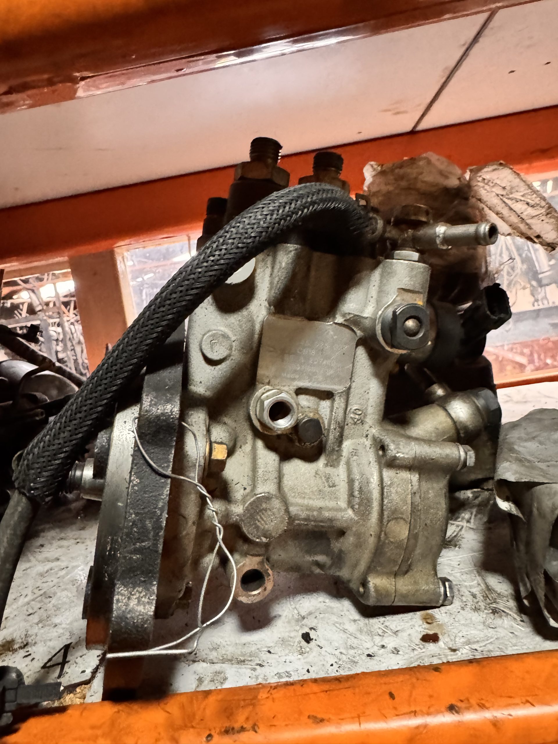Bomba de inyeccion motor cummins isf 2.8 - Imagen 2