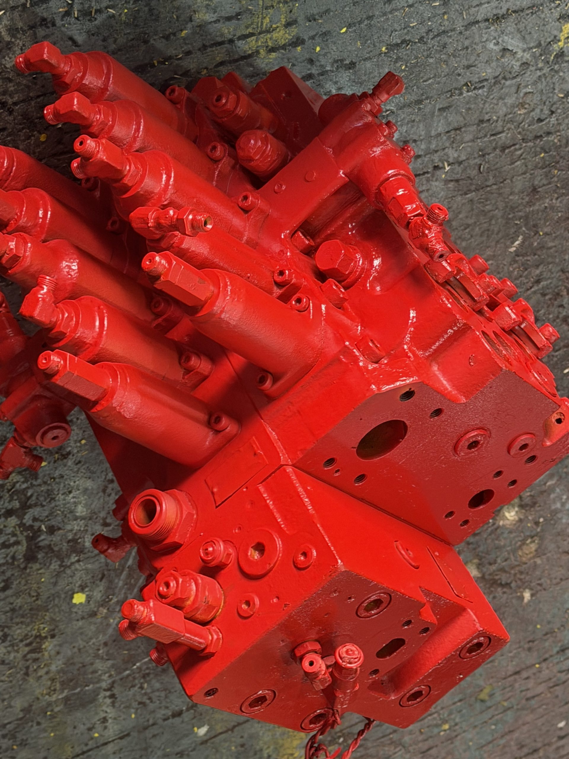 Banco de Válvulas Hidráulico – Excavadora Hyundai R220 | R220LC-9 | R220-9S | Colombia