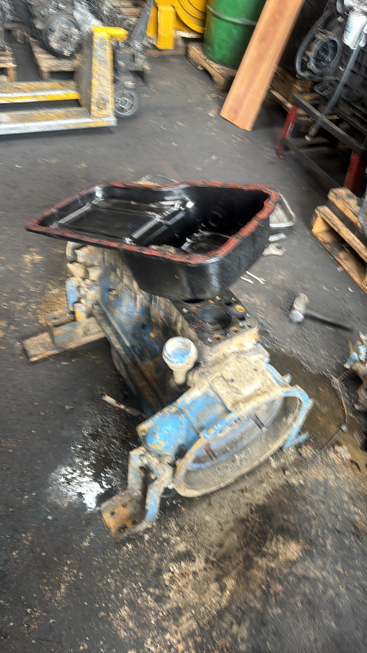 Cárter de Motor para Isuzu NPR 4.5, NQR, FRR y NPR Reward