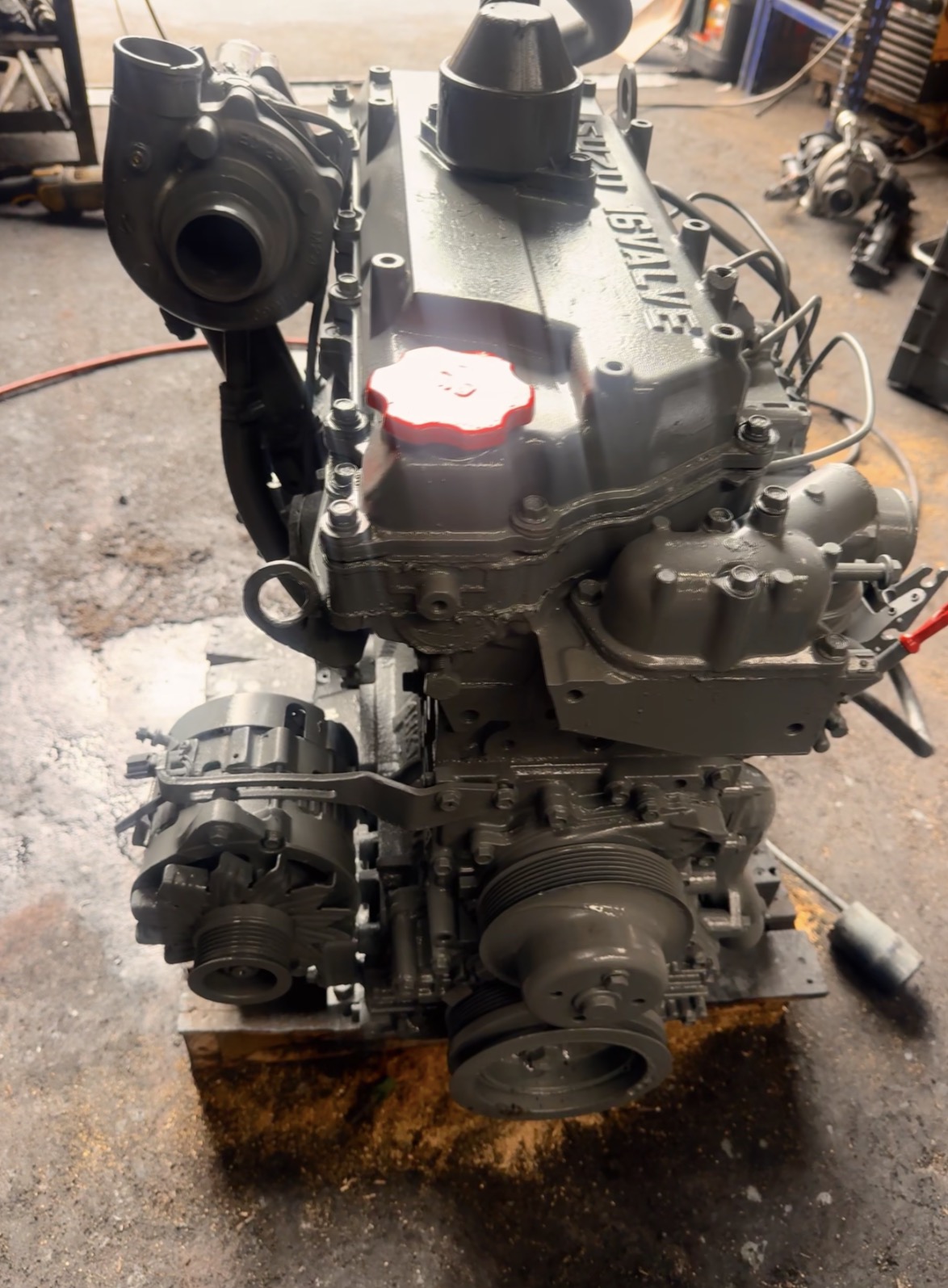 MOTOR ISUZU 4HK1 DE INYECCIÓN MECÁNICA PARA MAQUINARIA PESADA